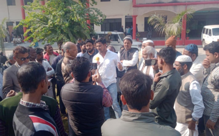 बहराइच न्यूज: कैसरगंज ग्रामीणों ने जिलाधिकारी से कब्रिस्तान की भूमि पर अवैध कब्जे की शिकायत - कार्रवाई का आदेश