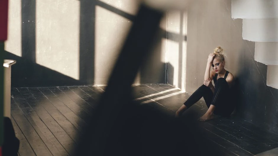 उदासी का बोझ: दिल को छू लेने वाली हिंदी क़िता | Furkan S Khan